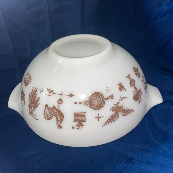 Vintage Pyrex 443 Early American Cinderella Mixing Bowl - Picture 4 of 4